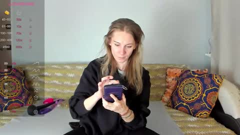 Amalia online show from December 17, 7:59 am