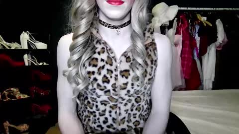 Amalie online show from November 16, 3:58 pm