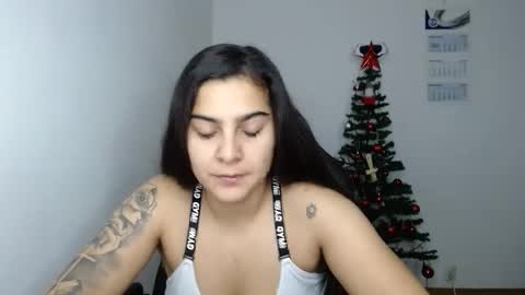The queen of the biceps  online show from December 3, 11:38 pm