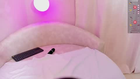 Amanda Marcuzzi  online show from October 27, 11:43 am