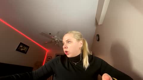 Amanda online show from November 15, 6:59 am