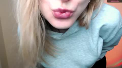 Amanda online show from April 12, 8:18 am