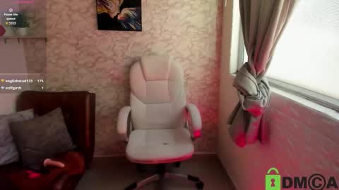 amara__hank online show from November 11, 2:52 pm