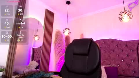 Snapshot of amara_davis1 chatting on September 18, 11:25 am amara_davis1 online show from September 18, 11:25 am