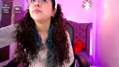 Snapshot of amara_davis1 chatting on September 17, 10:41 am amara_davis1 online show from September 17, 10:41 am