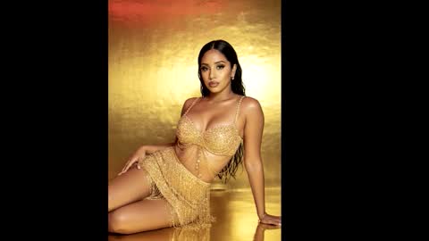 Amara Lux online show from December 18, 3:35 am