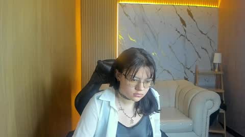 amara online show from April 17, 3:09 am