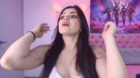 Snapshot of amara_vega chatting on February 22, 5:02 am Amara Vega online show from February 22, 5:02 am