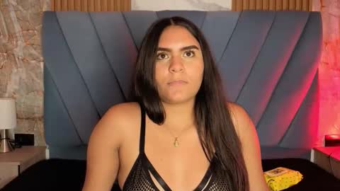 amarahanks_ online show from November 10, 5:38 pm