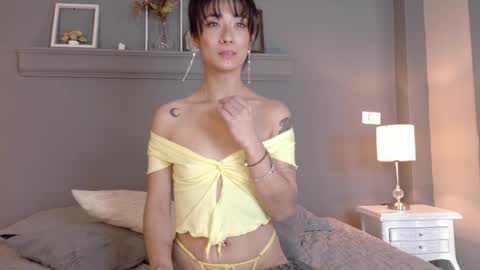 CALL ME ABRIL online show from November 10, 3:04 pm