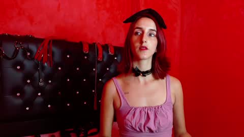 ambar_roux1 online show from February 5, 2:37 pm
