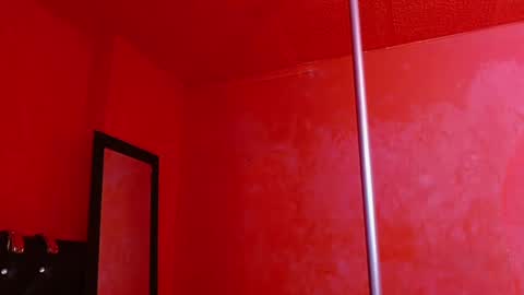 ambar_roux1 online show from February 1, 10:44 pm