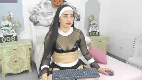 amber bonne online show from October 31, 7:36 pm