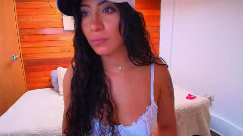 amber_curly online show from September 24, 8:37 pm