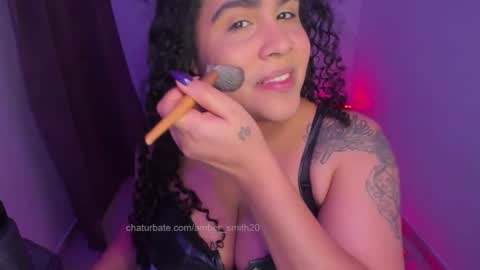 Snapshot of amber_smith20 chatting on October 5, 1:47 am find me here --- online show from October 5, 1:47 am