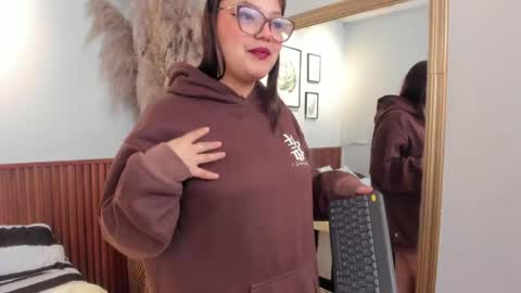 Alejandra  online show from April 17, 3:31 am