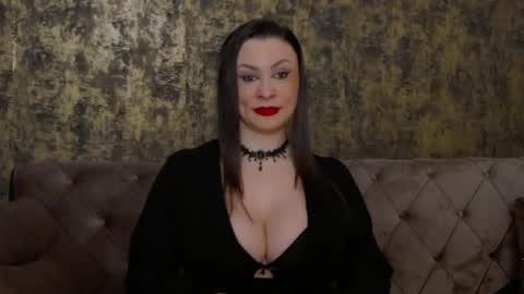 Goddess Amber online show from May 13, 9:30 am