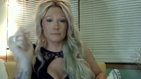 Kaligirll online show from August 8, 3:49 am