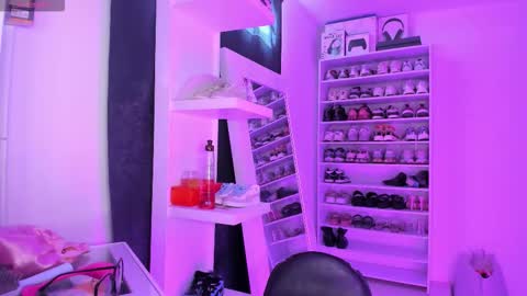 Amber online show from February 22, 3:36 pm