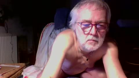 Amberr11 online show from December 1, 12:30 am