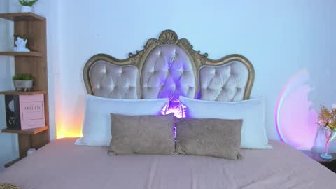 Amber online show from December 3, 11:59 pm