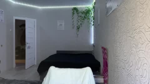 Alica online show from December 20, 5:09 pm