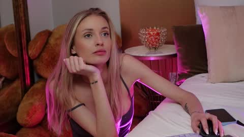 Snapshot of ameliaangell chatting on January 25, 1:41 pm Amelia online show from January 25, 1:41 pm