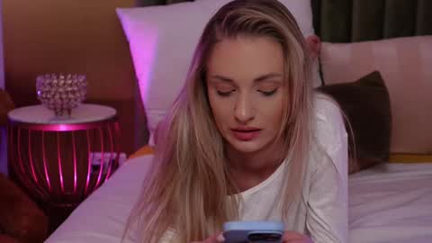 Snapshot of ameliaangell chatting on February 21, 10:39 am Amelia online show from February 21, 10:39 am