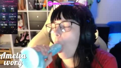 ameliaivory online show from May 26, 5:57 am
