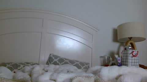 Amelia Lombardi online show from June 12, 2:54 am