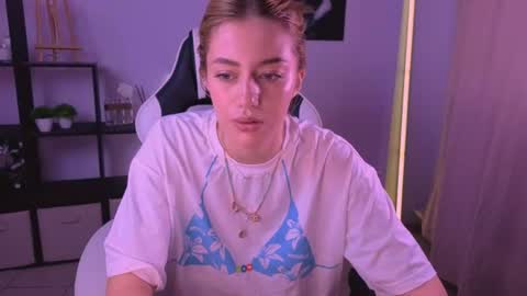 ameliarosaline online show from June 27, 5:46 am