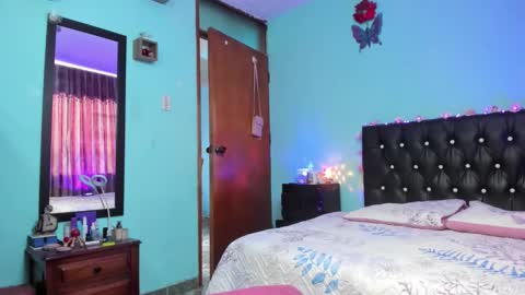 Snapshot of ameliasexdoll chatting on October 10, 3:51 pm ameliasexdoll online show from October 10, 3:51 pm