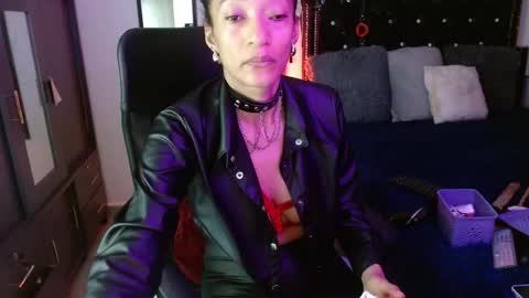 amelie__martinez online show from November 18, 9:34 am