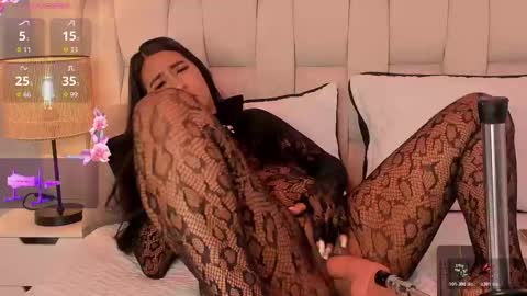 Amelie online show from November 6, 1:14 pm