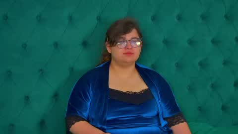 AmelieGraces online show from June 6, 5:46 am