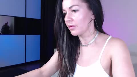 amelinamersi online show from January 18, 12:08 am