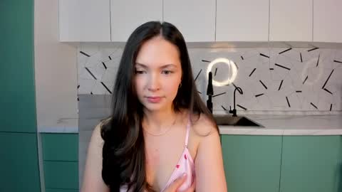 Aylin  online show from May 1, 3:17 pm