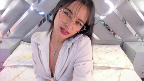 Snapshot of amelli_colette chatting on October 7, 12:56 pm amelli_colette online show from October 7, 12:56 pm
