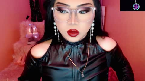 Queen Mireska online show from March 5, 4:16 pm