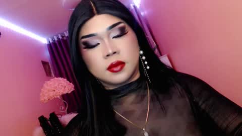 Snapshot of amiadoll chatting on September 25, 4:03 pm Queen Mireska online show from September 25, 4:03 pm