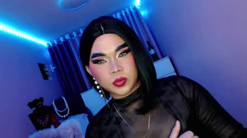 Snapshot of amiadoll chatting on February 26, 3:43 pm Queen Mireska online show from February 26, 3:43 pm