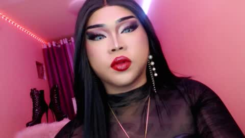 Snapshot of amiadoll chatting on October 10, 2:34 pm Queen Mireska online show from October 10, 2:34 pm