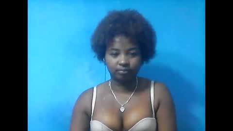 amielle_01 online show from May 21, 9:10 pm