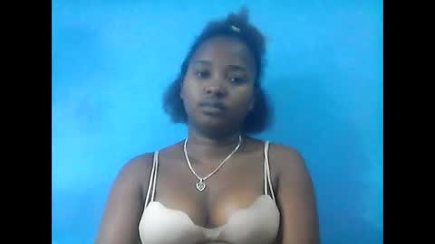 amielle_01 online show from May 17, 6:28 pm