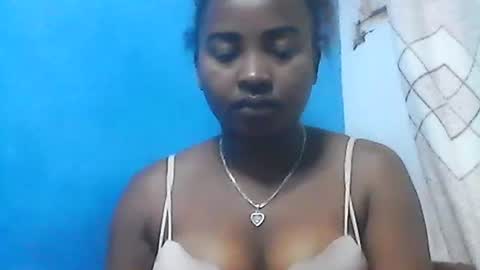 amielle_01 online show from May 5, 6:57 pm