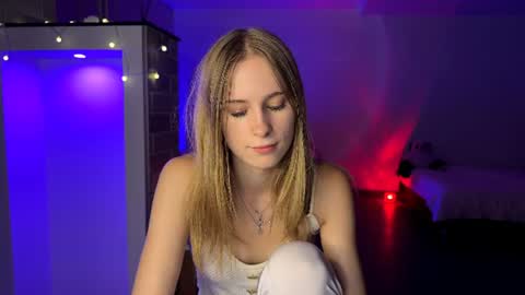 Amily online show from July 14, 6:57 pm