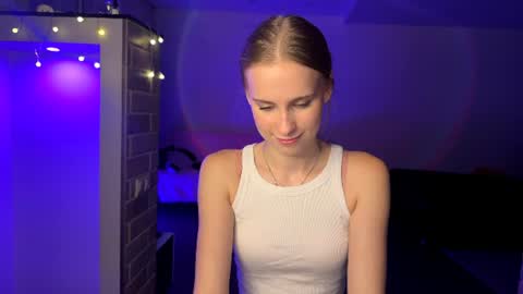 Amily online show from July 19, 6:54 pm