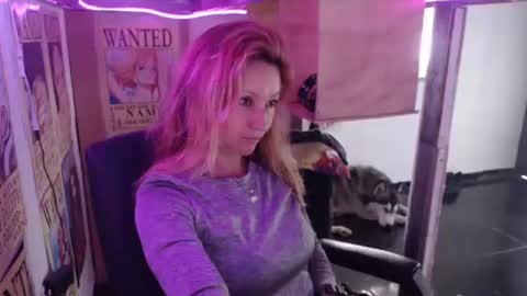 Snapshot of ammber3 chatting on February 13, 3:45 pm Paula D online show from February 13, 3:45 pm