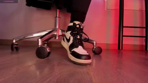 Amelia online show from September 18, 4:22 pm