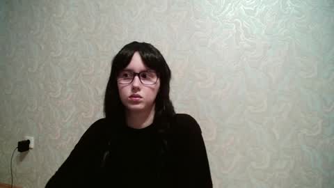 Amomira honeyx online show from May 19, 1:51 pm